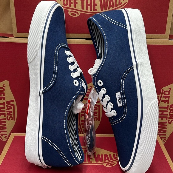 Vans Men’s Authentic (Angstrping) Dress blue/True White
VN000EE332D
Sneakers - Picture 12 of 16